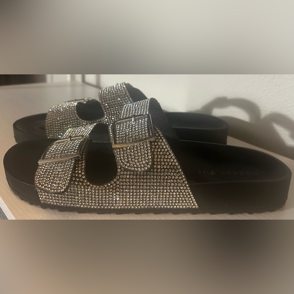 NWOTs! Madden Girl Silver Rhinestone Sandals Sz 9 - Picture 3 of 6